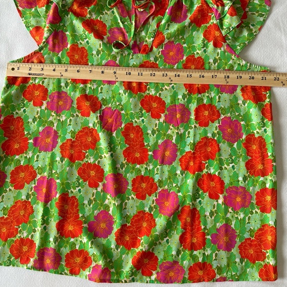 Pleione Size Lg White Orange hibiscus Floral Ruffle Flutter Sleeve V Neck Top - Picture 8 of 11